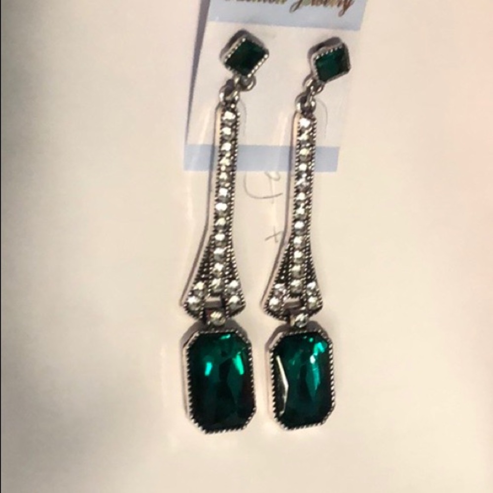 Elegant Emerald Green Earrings